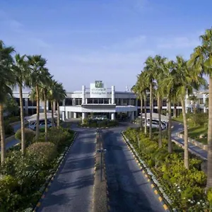 https://holiday-inn-izdihar.hotelsriyadh.net