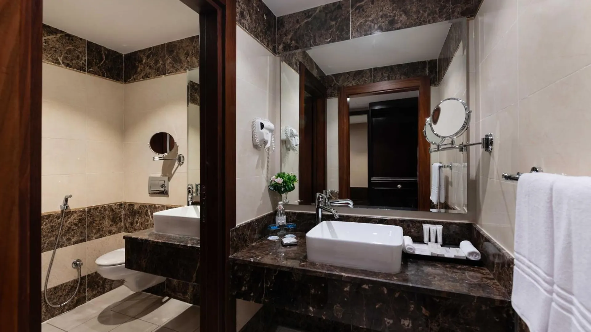 ****  Warwick Hotel Jeddah Saudi Arabia